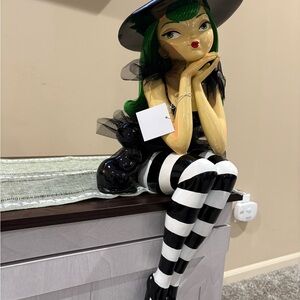 December Diamonds Green Hair Sitting Witch